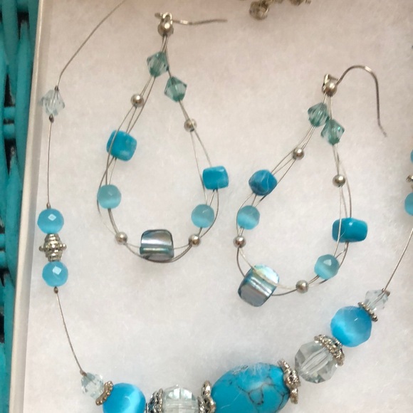 Necklace and earrings set - Picture 2 of 2